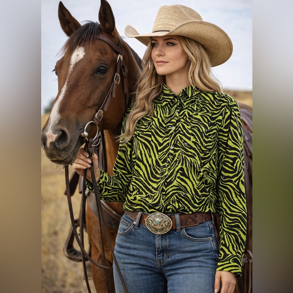 NWT Wrangler Women’s Ultimate Western Neon Lime Zebra Print Performance Shirt